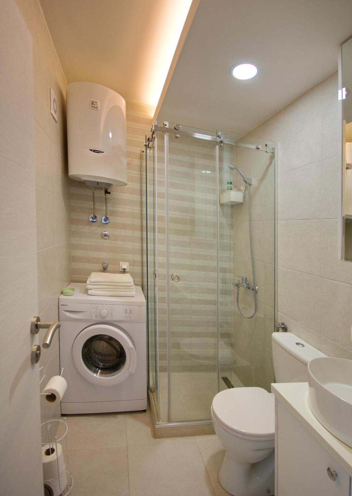 Lola - New, Located, Elegant & Super Tidy * Kotor